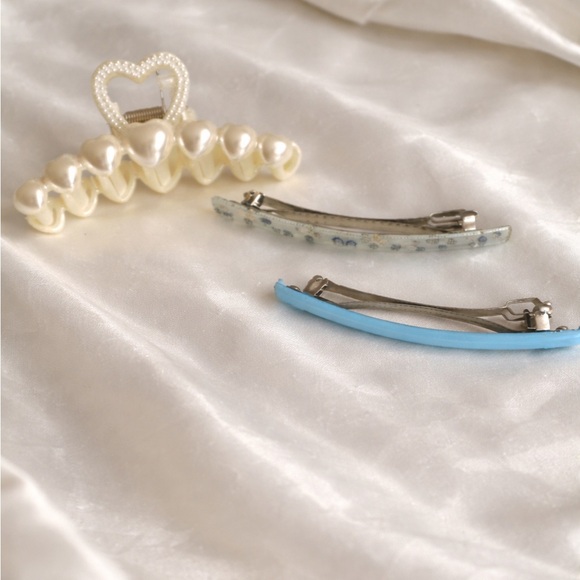 None Accessories - Pearl Heart and Blue Hair Clip Set - Women Accessories